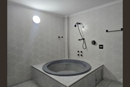 Casa para alugar com 150m², 2 quartos e 2 vagasBanheiro da Suíte