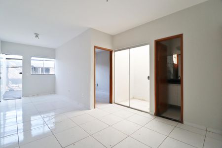 Casa para alugar com 57m², 2 quartos e 1 vagaSala