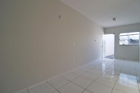 Sala de casa para alugar com 2 quartos, 57m² em Jardim Europa, Uberlândia