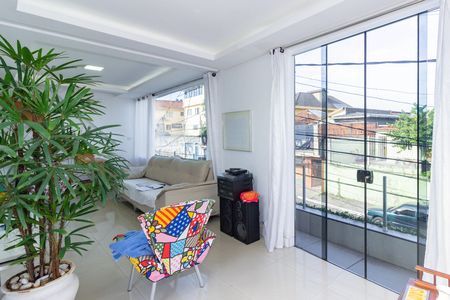 Casa para alugar com 100m², 3 quartos e 2 vagas Casa para alugar com 100m², 3 quartos e 2 vagasSala