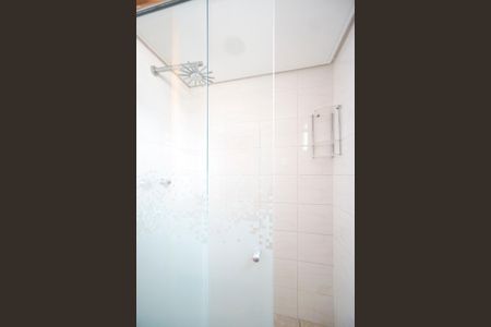 Apartamento à venda com 66m², 2 quartos e 2 vagasBanheiro da suíte