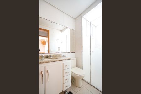 Apartamento à venda com 66m², 2 quartos e 2 vagasBanheiro social