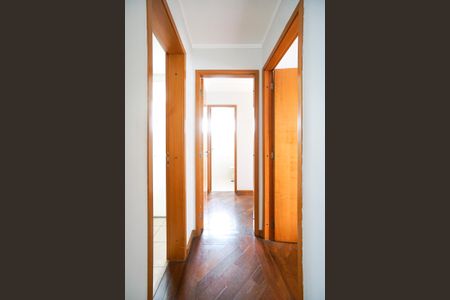 Apartamento à venda com 66m², 2 quartos e 2 vagasCorredor dos quartos