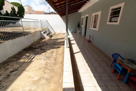 Casa à venda com 292m², 2 quartos e 10 vagasÁREA EXTERNA FRENTE
