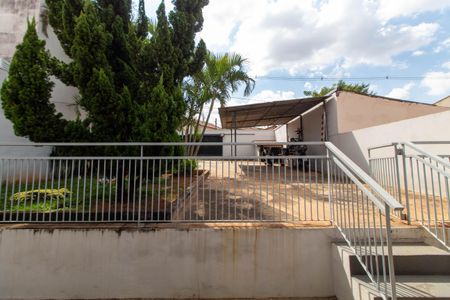 Casa à venda com 292m², 2 quartos e 10 vagasÁREA EXTERNA FRENTE
