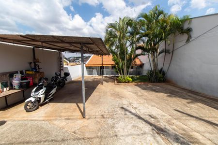 Casa à venda com 292m², 2 quartos e 10 vagasÁREA EXTERNA FRENTE