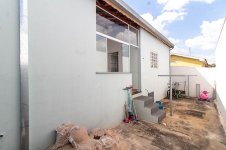 Casa à venda com 292m², 2 quartos e 10 vagasÁREA EXTERNA FUNDOS