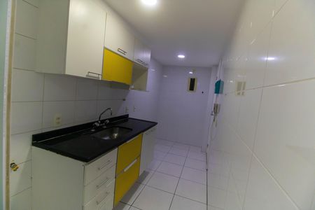 Apartamento à venda com 75m², 2 quartos e 1 vaga Apartamento à venda com 75m², 2 quartos e 1 vagaCozinha e Área de Serviço