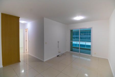 Apartamento à venda com 75m², 2 quartos e 1 vaga Apartamento à venda com 75m², 2 quartos e 1 vagaSala