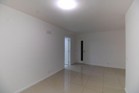 Apartamento à venda com 75m², 2 quartos e 1 vaga Apartamento à venda com 75m², 2 quartos e 1 vagaSala