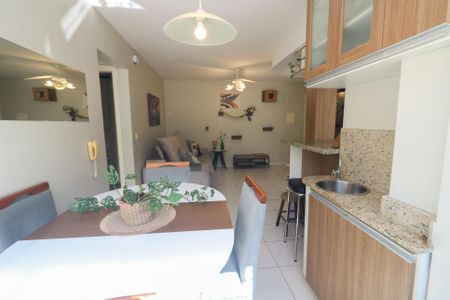 Sala de apartamento à venda com 2 quartos, 54m² em Espírito Santo, Porto Alegre