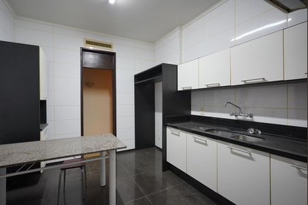 Apartamento à venda com 250m², 4 quartos e 1 vagaCozinha