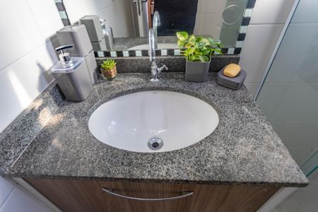 Apartamento à venda com 54m², 2 quartos e 1 vaga Apartamento à venda com 54m², 2 quartos e 1 vagaBanheiro da suíte