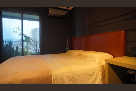 Suite 1 de apartamento para alugar com 2 quartos, 75m² em Auxiliadora, Porto Alegre