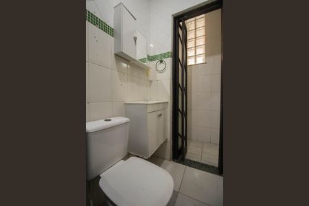 Banheiro de casa para alugar com 1 quarto, 50m² em Venda da Cruz, São Gonçalo