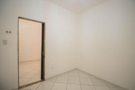 Sala de casa para alugar com 1 quarto, 50m² em Venda da Cruz, São Gonçalo