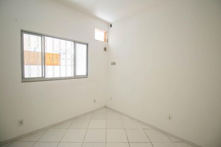 Quarto 1 de casa para alugar com 1 quarto, 50m² em Venda da Cruz, São Gonçalo
