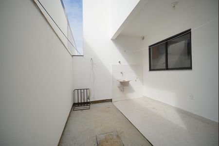 Área de Serviço de casa para alugar com 2 quartos, 79m² em Forquilhas, São José