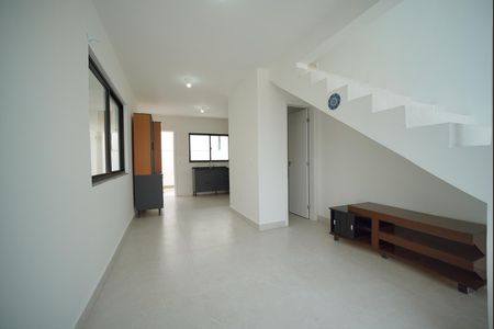 Sala de casa para alugar com 2 quartos, 79m² em Forquilhas, São José