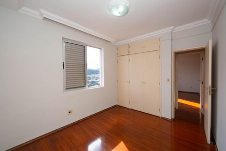 Apartamento à venda com 206m², 4 quartos e 2 vagasQUARTO2