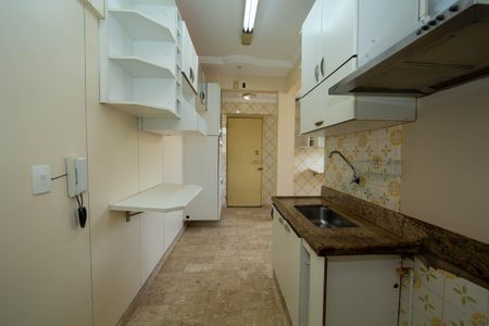 Apartamento à venda com 206m², 4 quartos e 2 vagasCOZINHA