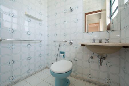 Apartamento à venda com 206m², 4 quartos e 2 vagasBANHEIRO2