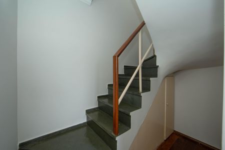 ESCADA de apartamento à venda com 4 quartos, 206m² em Santa Lúcia, Belo Horizonte