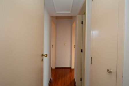 Apartamento à venda com 206m², 4 quartos e 2 vagasCORREDOR