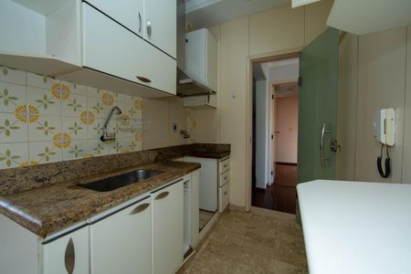 Apartamento à venda com 206m², 4 quartos e 2 vagasCOZINHA
