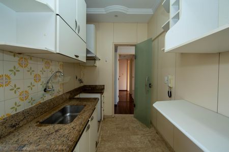 Apartamento à venda com 206m², 4 quartos e 2 vagasCOZINHA