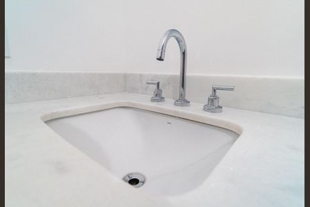 Banheiro de kitnet/studio à venda com 1 quarto, 28m² em Vila Clementino, São Paulo