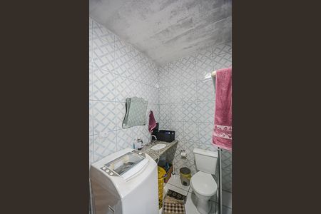 Casa à venda com 198m², 4 quartos e 4 vagasBanheiro 2