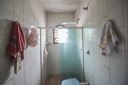 Casa à venda com 198m², 4 quartos e 4 vagasBanheiro