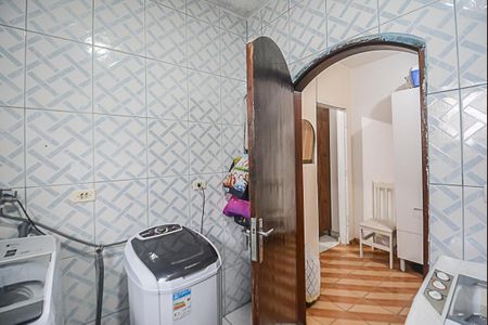 Casa à venda com 198m², 4 quartos e 4 vagasBanheiro 2