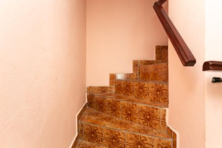 Casa para alugar com 144m², 4 quartos e 2 vagas Casa para alugar com 144m², 4 quartos e 2 vagasEscada