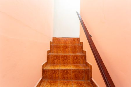 Casa para alugar com 144m², 4 quartos e 2 vagas Casa para alugar com 144m², 4 quartos e 2 vagasEscada