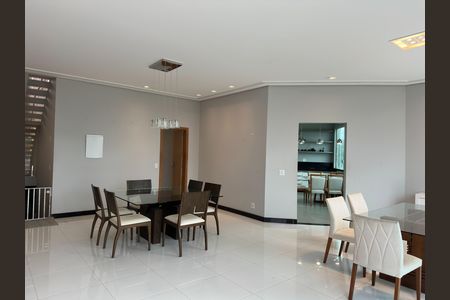 Casa de condomínio para alugar com 600m², 5 quartos e 6 vagas Casa de condomínio para alugar com 600m², 5 quartos e 6 vagasSala - detalhe