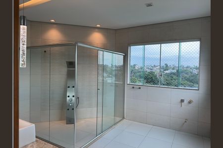 Casa de condomínio para alugar com 600m², 5 quartos e 6 vagas Casa de condomínio para alugar com 600m², 5 quartos e 6 vagasSuíte 5 - Banheiro