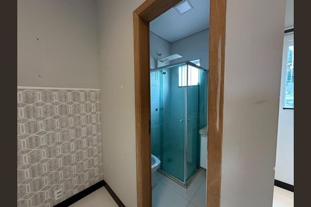 Casa de condomínio para alugar com 600m², 5 quartos e 6 vagas Casa de condomínio para alugar com 600m², 5 quartos e 6 vagasBanheiro da Suíte 1