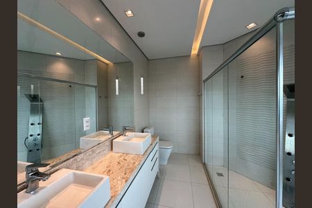 Casa de condomínio para alugar com 600m², 5 quartos e 6 vagas Casa de condomínio para alugar com 600m², 5 quartos e 6 vagasSuíte 5 - Banheiro