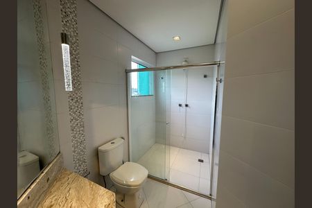 Casa de condomínio para alugar com 600m², 5 quartos e 6 vagas Casa de condomínio para alugar com 600m², 5 quartos e 6 vagasBanheiro da Suíte 3