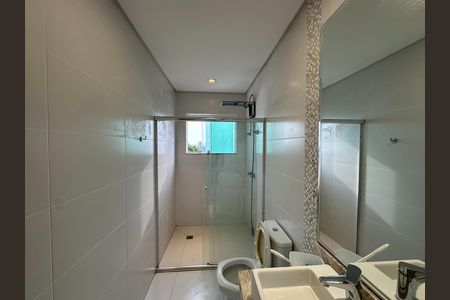 Casa de condomínio para alugar com 600m², 5 quartos e 6 vagas Casa de condomínio para alugar com 600m², 5 quartos e 6 vagasBanheiro da Suíte 2