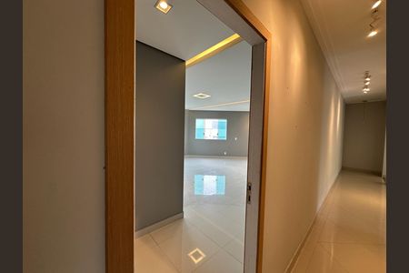 Casa de condomínio para alugar com 600m², 5 quartos e 6 vagas Casa de condomínio para alugar com 600m², 5 quartos e 6 vagasSuíte 5