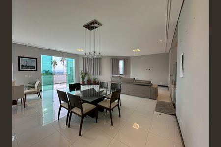 Casa de condomínio para alugar com 600m², 5 quartos e 6 vagas Casa de condomínio para alugar com 600m², 5 quartos e 6 vagasSala