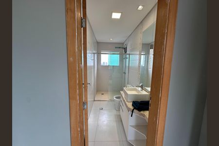 Casa de condomínio para alugar com 600m², 5 quartos e 6 vagas Casa de condomínio para alugar com 600m², 5 quartos e 6 vagasBanheiro da Suíte 2