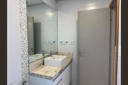 Casa de condomínio para alugar com 600m², 5 quartos e 6 vagas Casa de condomínio para alugar com 600m², 5 quartos e 6 vagasBanheiro da Suíte 4