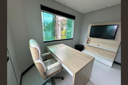 Casa de condomínio para alugar com 600m², 5 quartos e 6 vagas Casa de condomínio para alugar com 600m², 5 quartos e 6 vagasEscritório