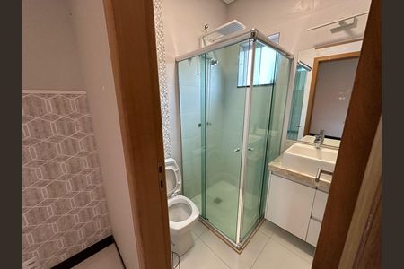 Casa de condomínio para alugar com 600m², 5 quartos e 6 vagas Casa de condomínio para alugar com 600m², 5 quartos e 6 vagasBanheiro da Suíte 1