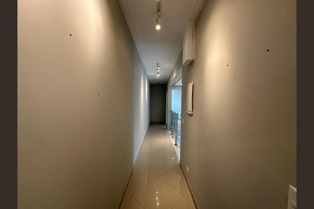 Casa de condomínio para alugar com 600m², 5 quartos e 6 vagas Casa de condomínio para alugar com 600m², 5 quartos e 6 vagasCorredor