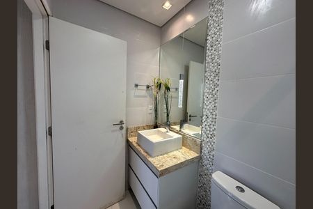 Casa de condomínio para alugar com 600m², 5 quartos e 6 vagas Casa de condomínio para alugar com 600m², 5 quartos e 6 vagasBanheiro 1